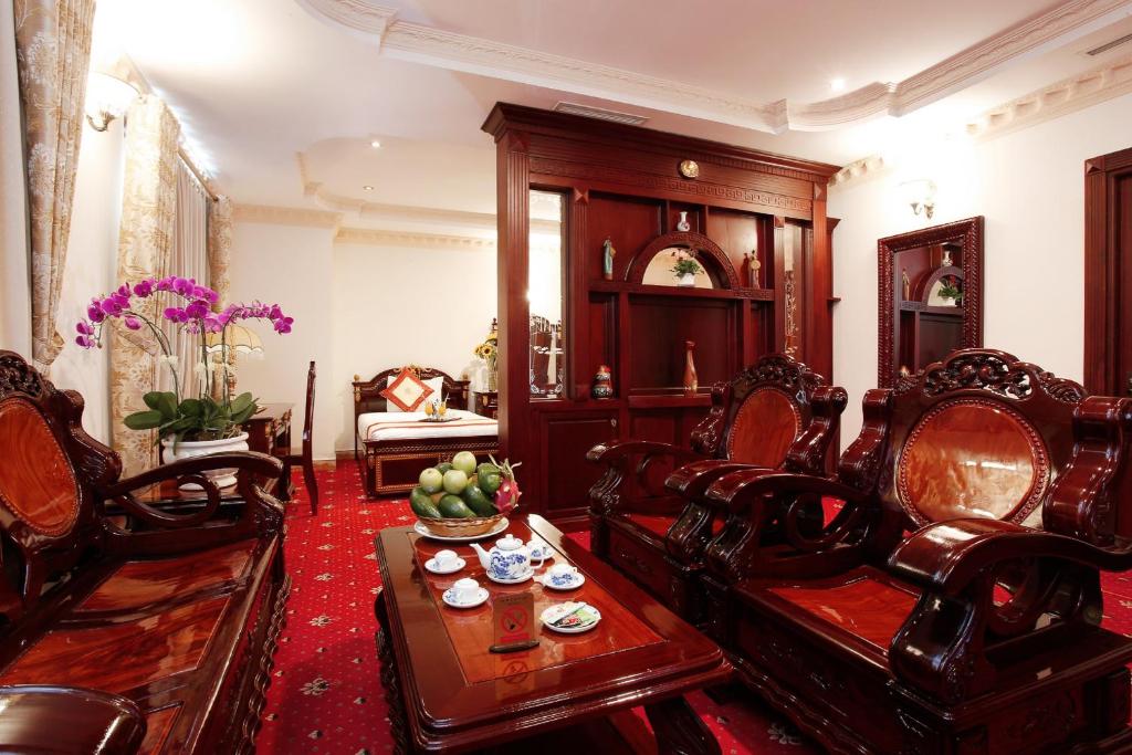 Suite New Pacific