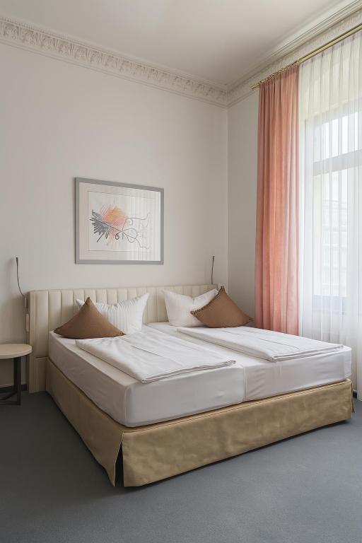 Hotel Villa Noel am Hauptbahnhof - Resim 25