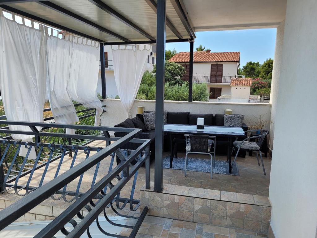 Gallery image of Apartment Natalie Seaview in Zaboric