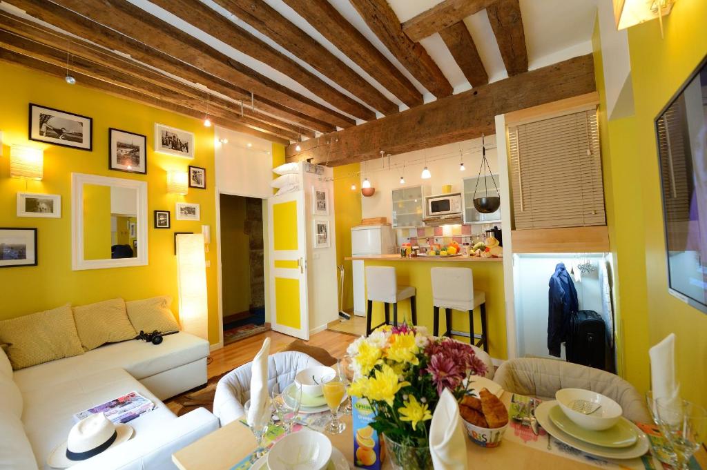 Les Patios du Marais 1 - One-Bedroom Apartment B2DD Havana