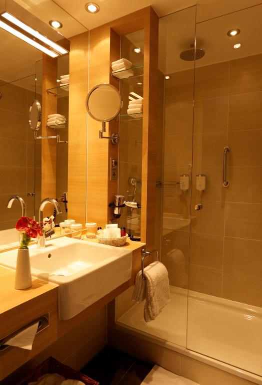 Koupelna v ubytování H+ Hotel Salzburg