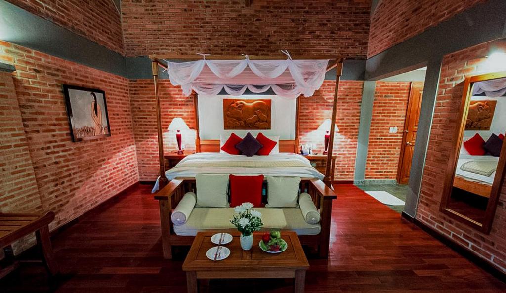 Tropical Villa - Yoga & Meditation Retreat