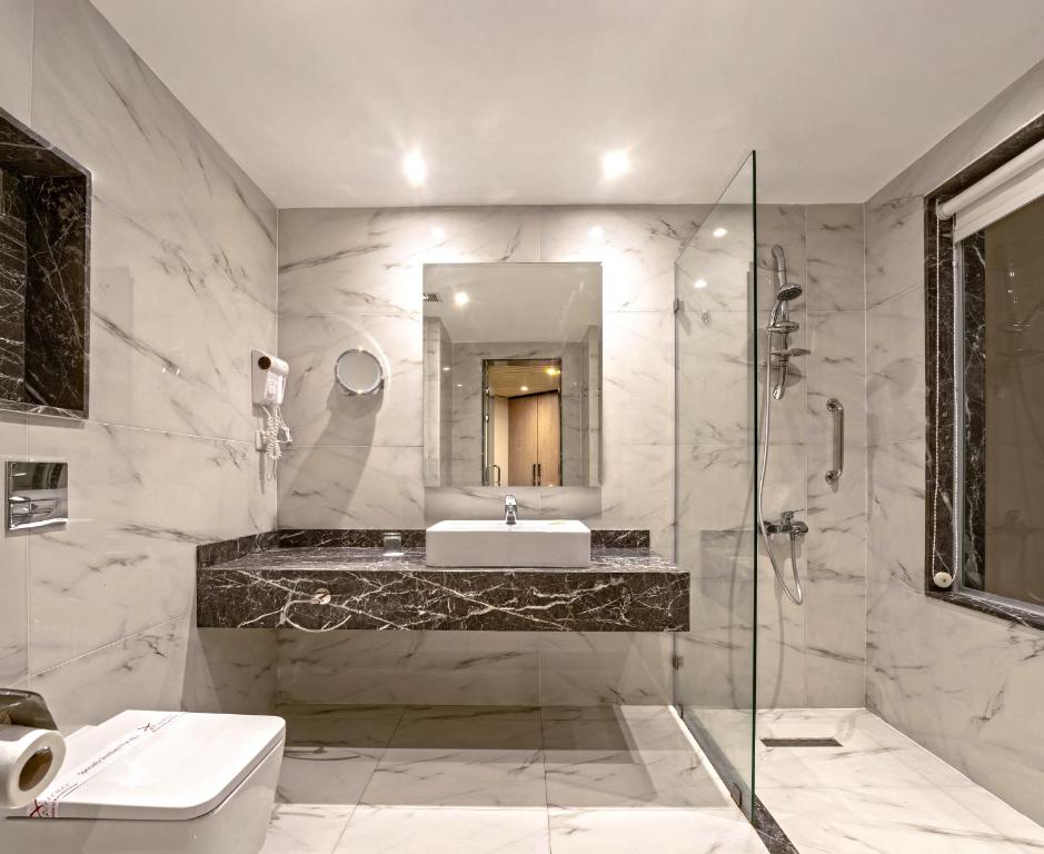 Екеуміз пискадамыз