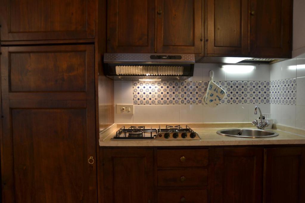 A kitchen or kitchenette at Agriturismo Il Casalone