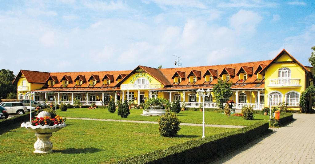 Um jardim em Hotel Zámeček