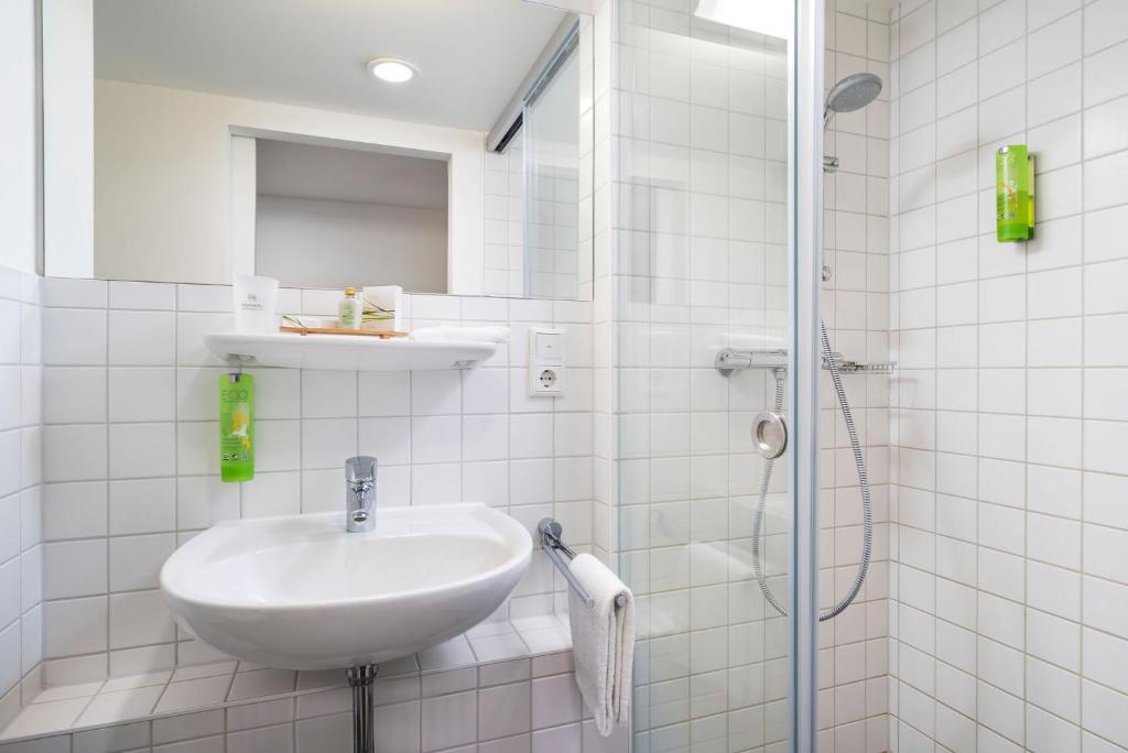 Stadthotel am Römerturm - Resim 3