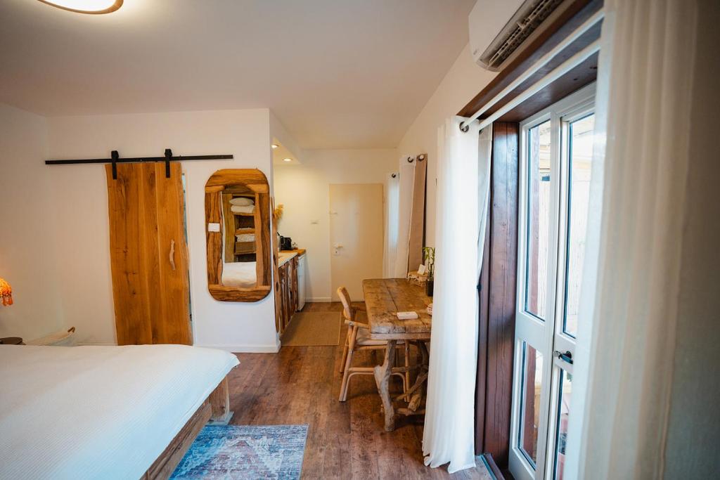 Ein Bett oder Betten in einem Zimmer der Unterkunft Unique Suite In Eilat