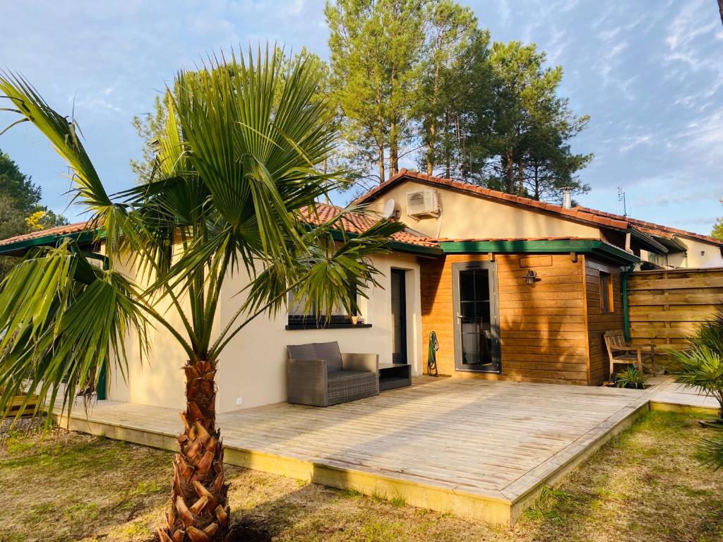 Το κτήριο όπου στεγάζεται  η παραθεριστική κατοικία