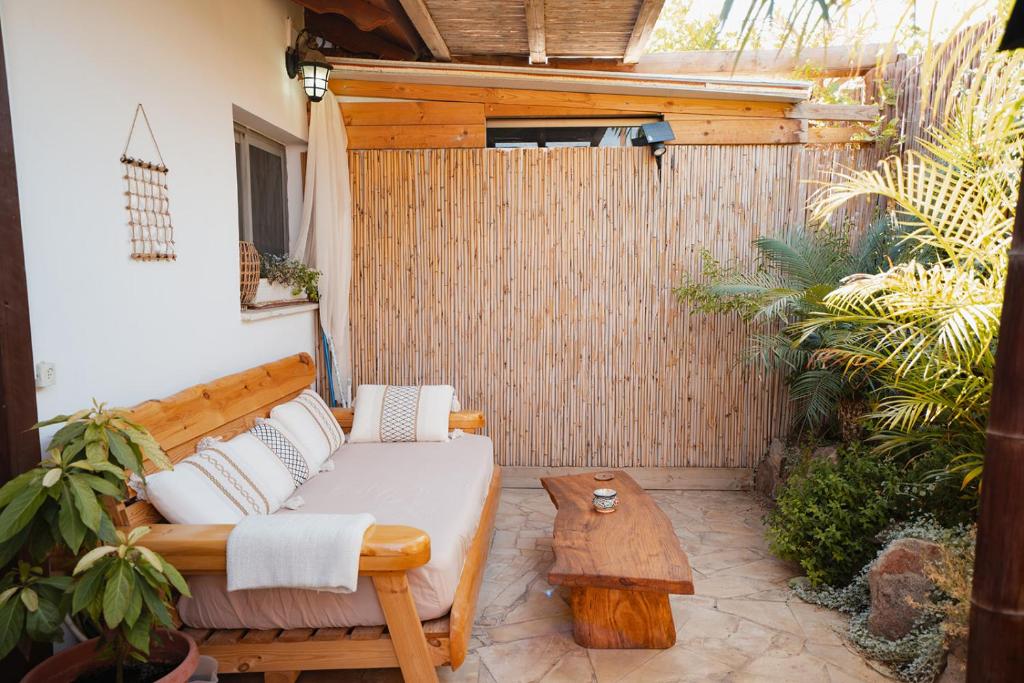 Ein Garten an der Unterkunft Unique Suite In Eilat