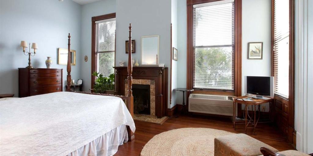 Forsyth Park Inn photo