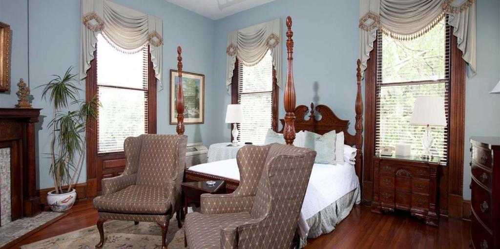Forsyth Park Inn photo
