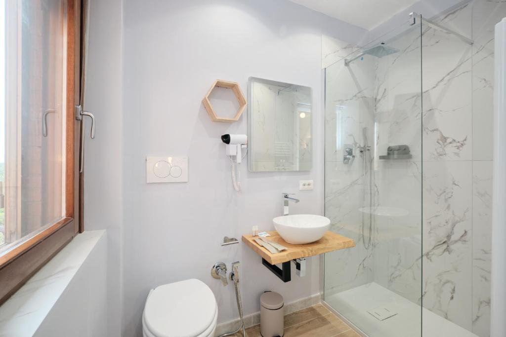 Elegant and cozy room with AC Swimming pool Free parking Subway station 2 min walking