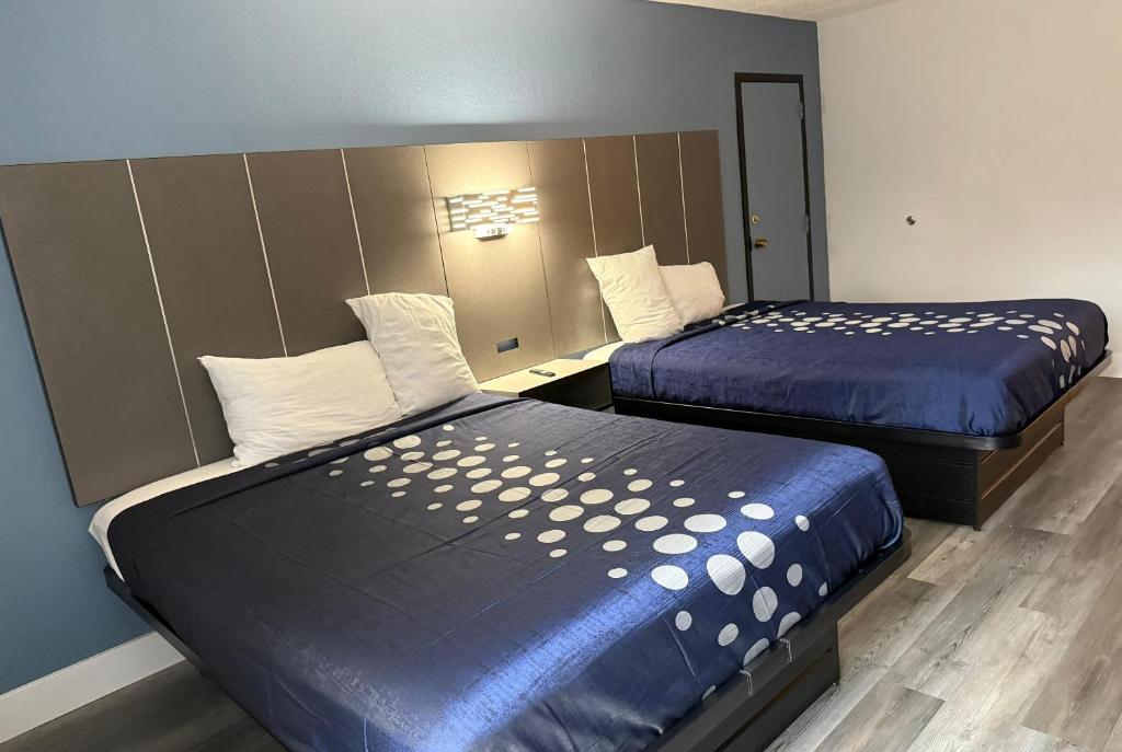 Coratel Inn and Suites By Jasper Lacrosse - Standard Queen Room