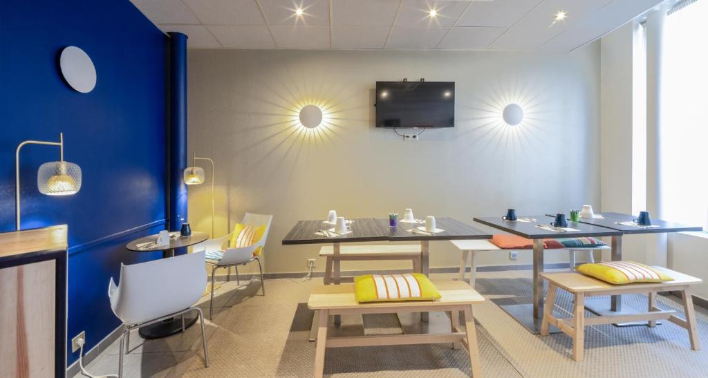 Accueil Hôtel Paris Pigalle Montmartre - Resim 43