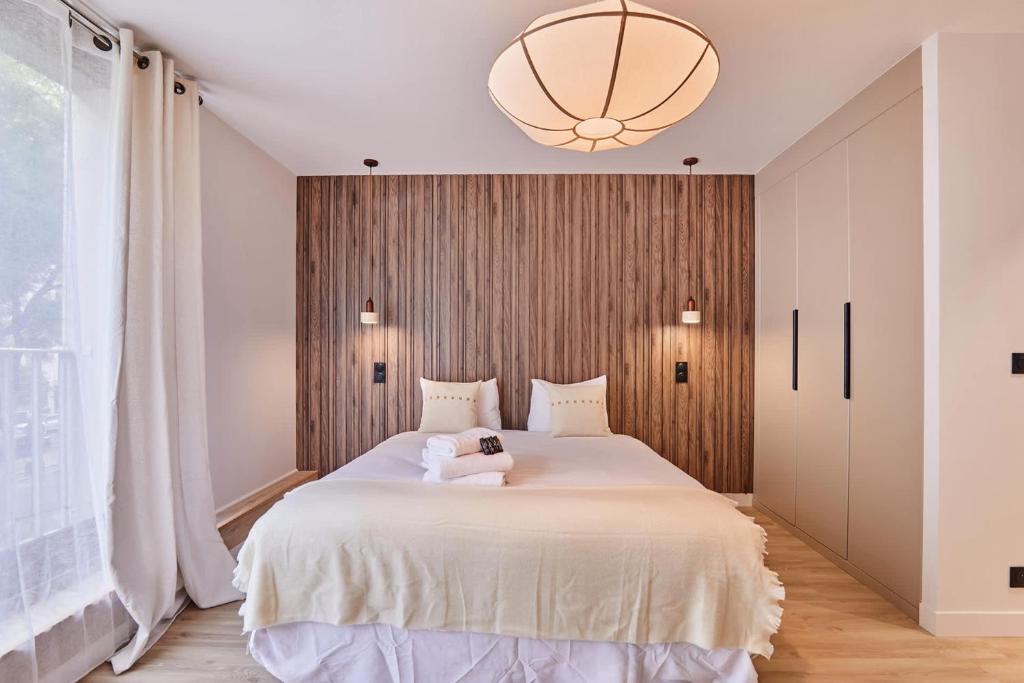 Superb Parisian Suite-Pere Lachaise