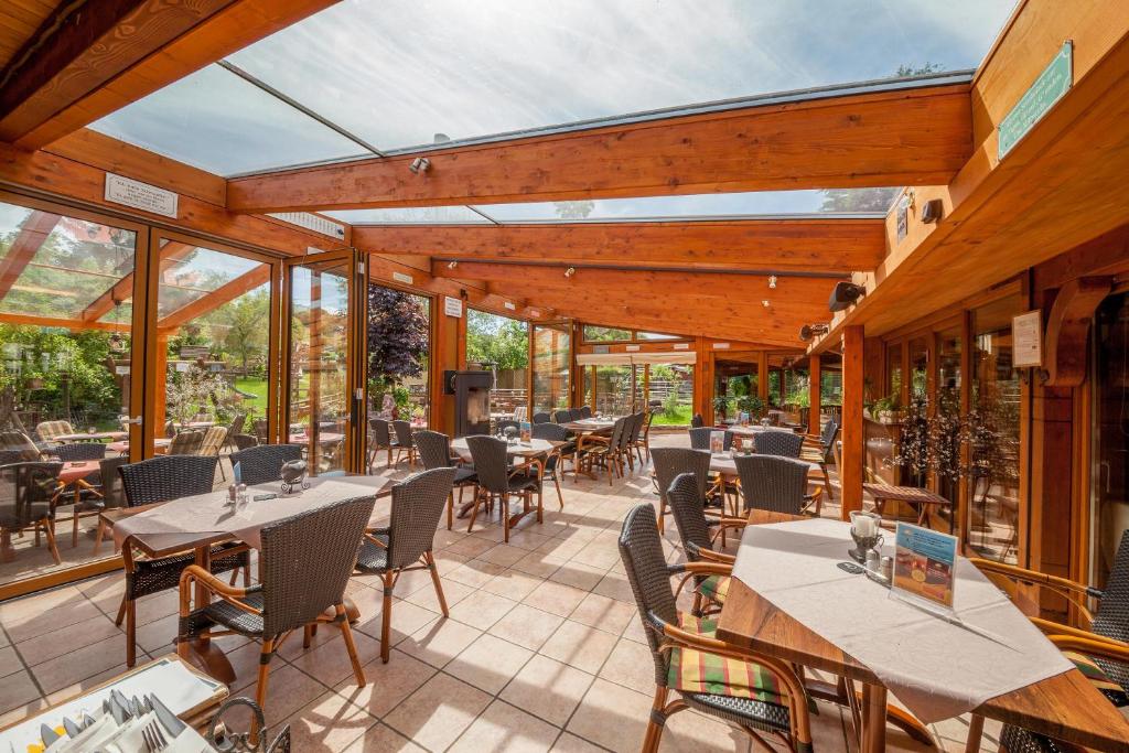 Restaurace v ubytování Hotel Am Eifelsteig