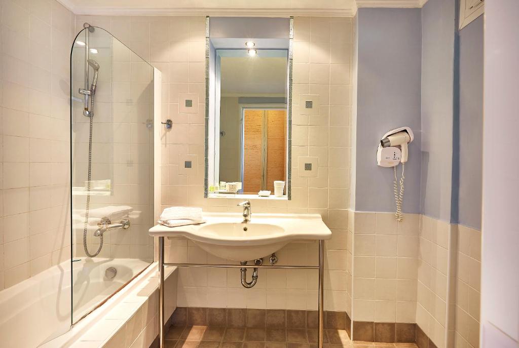 Koupelna v ubytování Ilio Mare Hotel