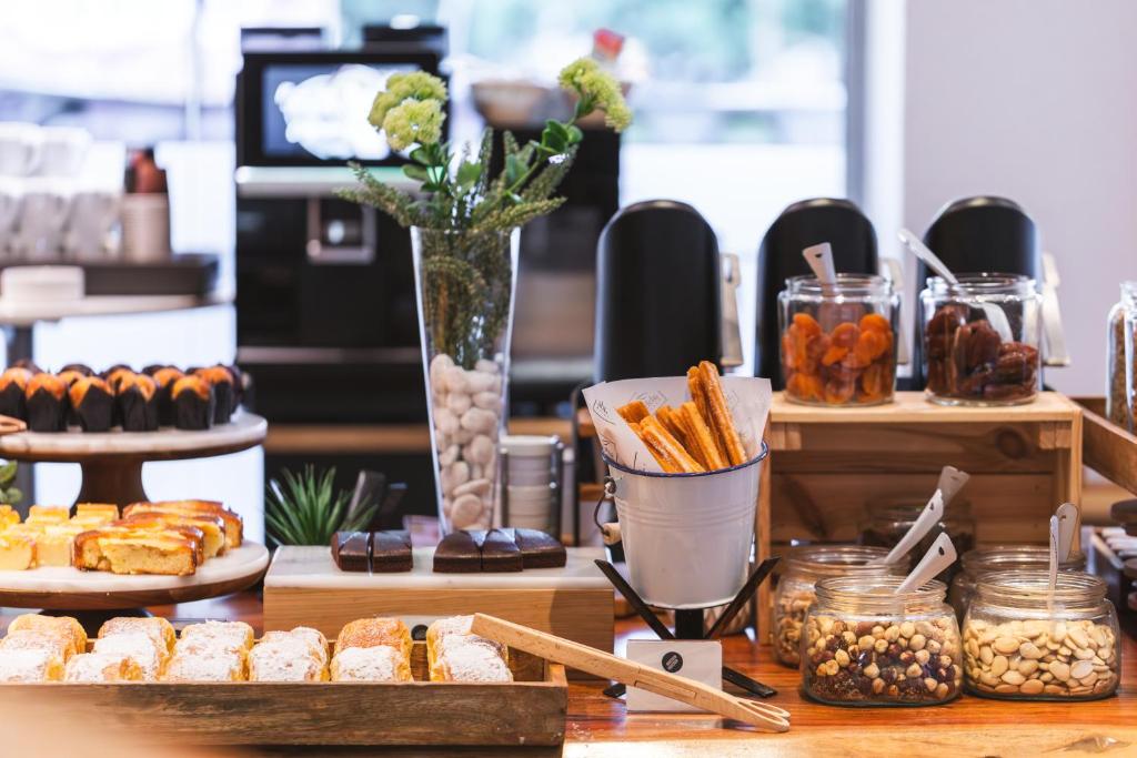 Abba Sants - Resim 30