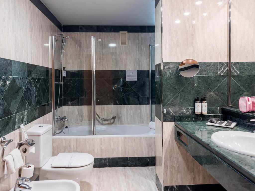 Abba Sants - Resim 24