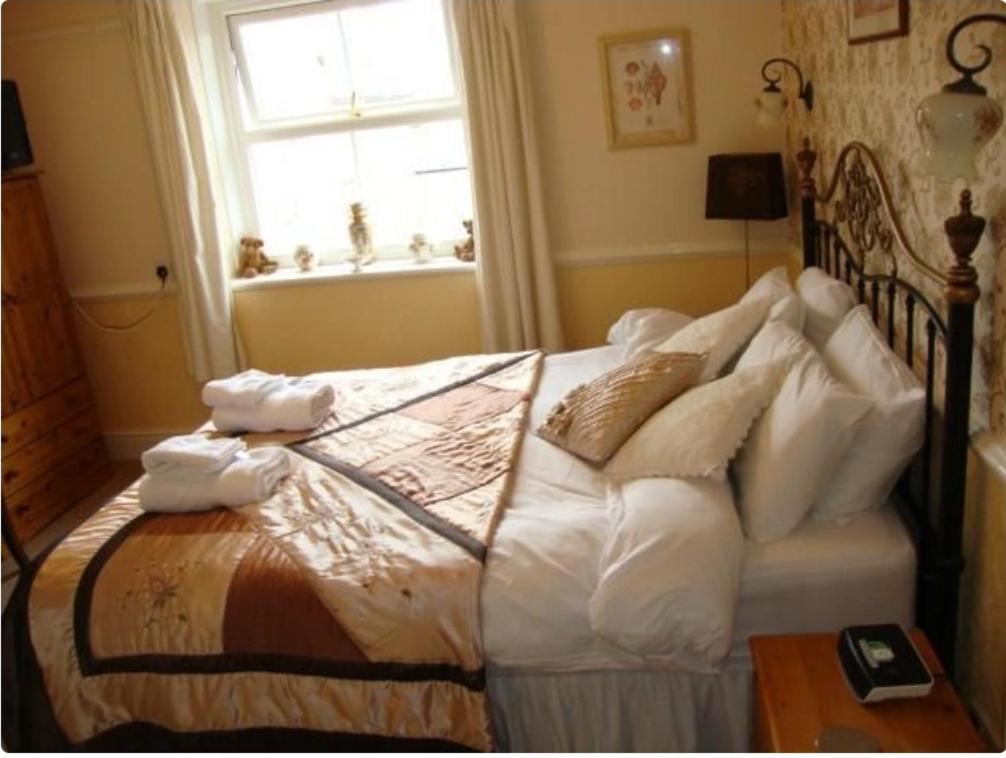 No. 9 Guest House - Deluxe King Room