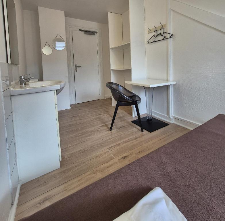 Budget Hôtel Weber - Strasbourg Centre Gare - Resim 13
