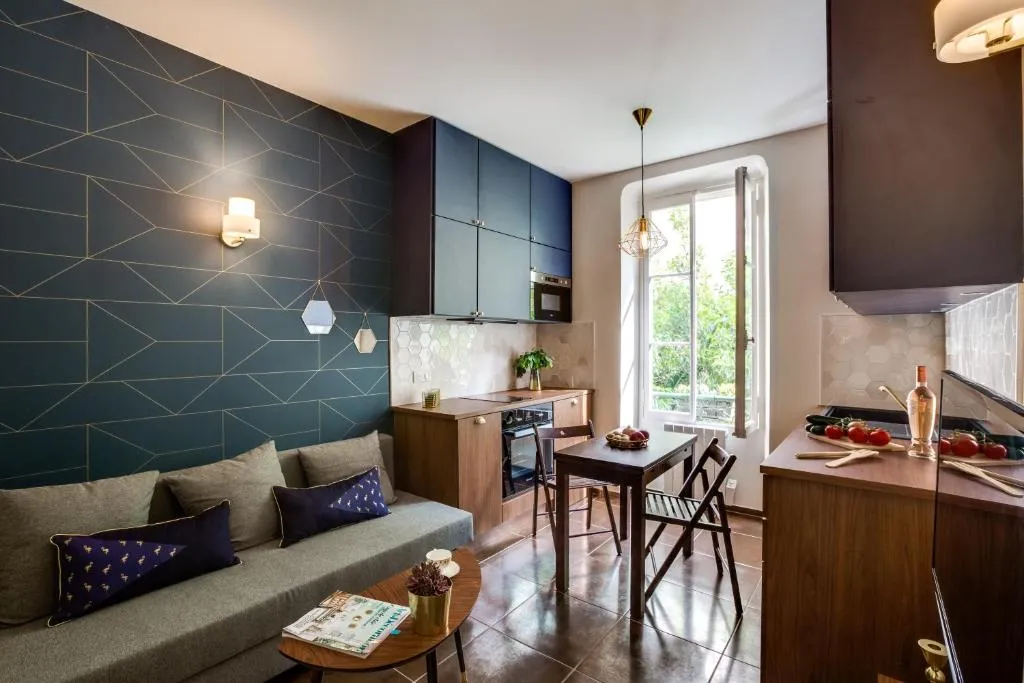 CASA NISSARTE - Central near Train station - PARKING - confort & cosy- AC