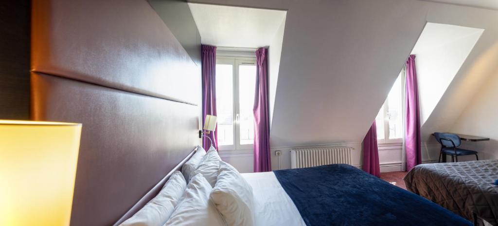 Accueil Hôtel Paris Pigalle Montmartre - Resim 14