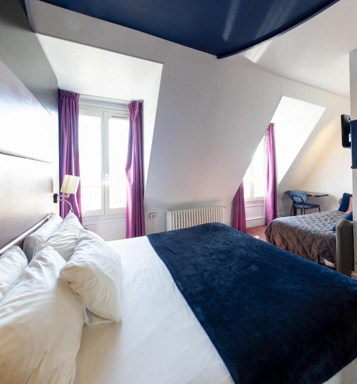 Accueil Hôtel Paris Pigalle Montmartre - Resim 15