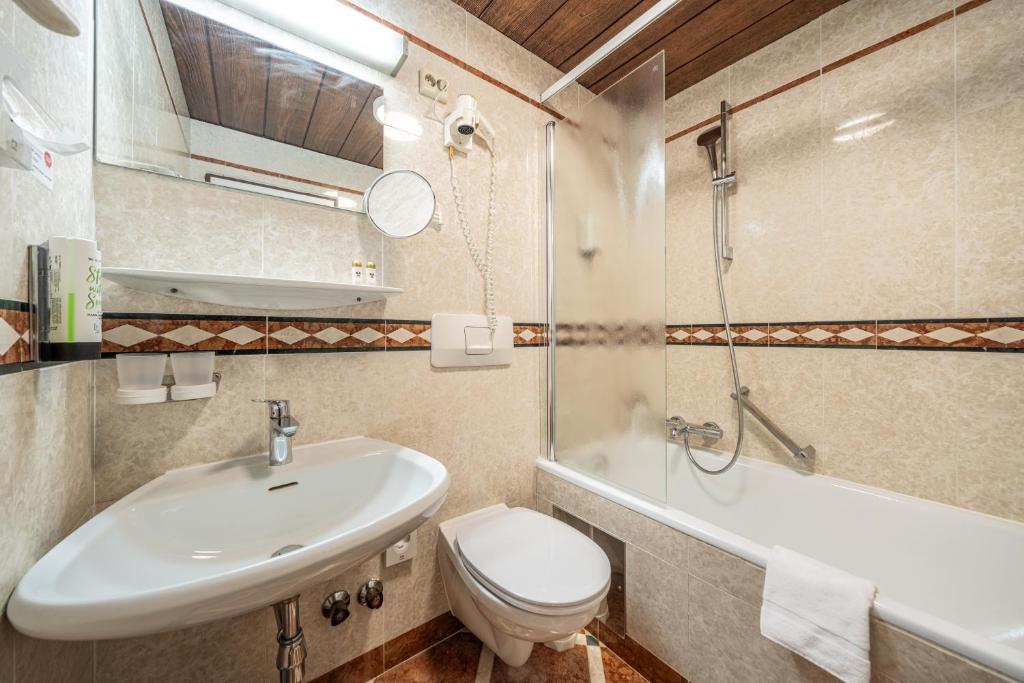 Hotel Neue Post I self check-in - Resim 8