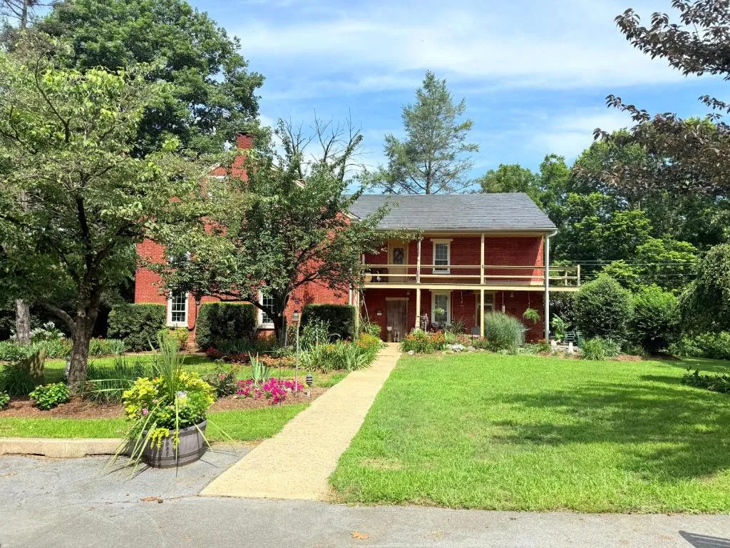 The 10 best B&Bs in Lancaster, US | Booking.com