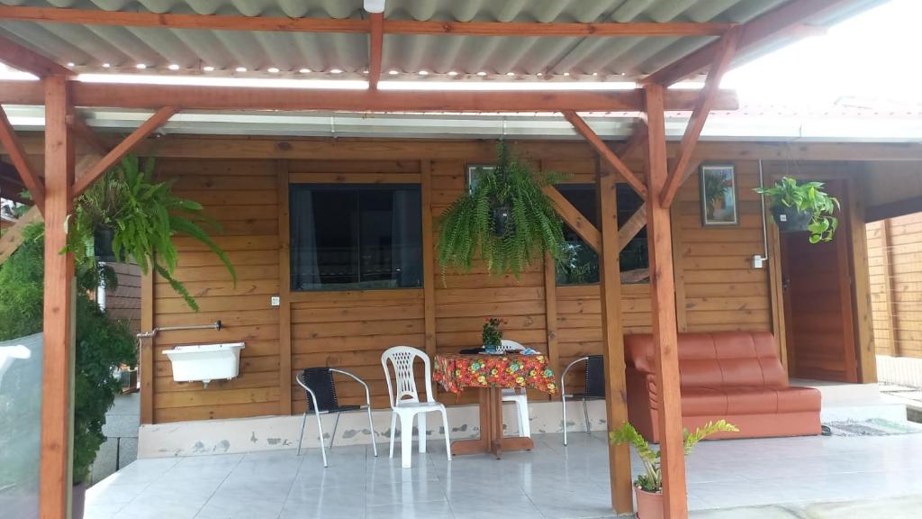 Μπαλκόνι ή βεράντα στο Casa Próximo ao parque Beto Carrero