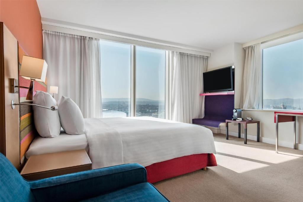 
Premium Room with Harbour View
