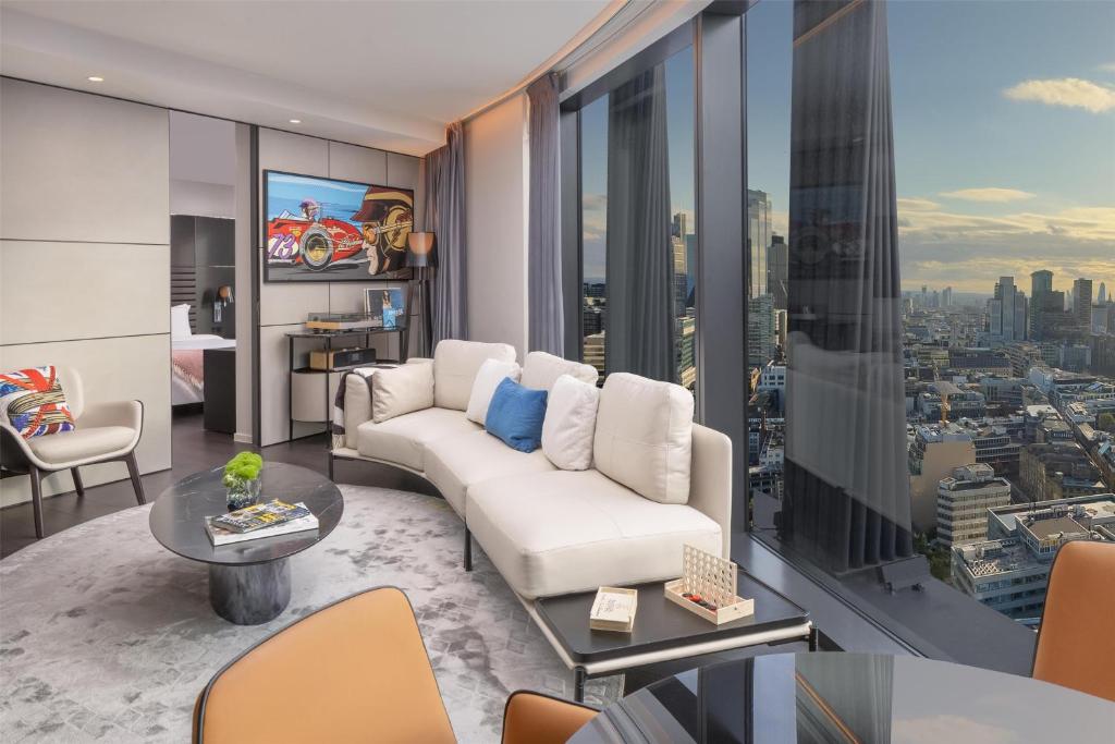 
Suite 1 Bedroom King
