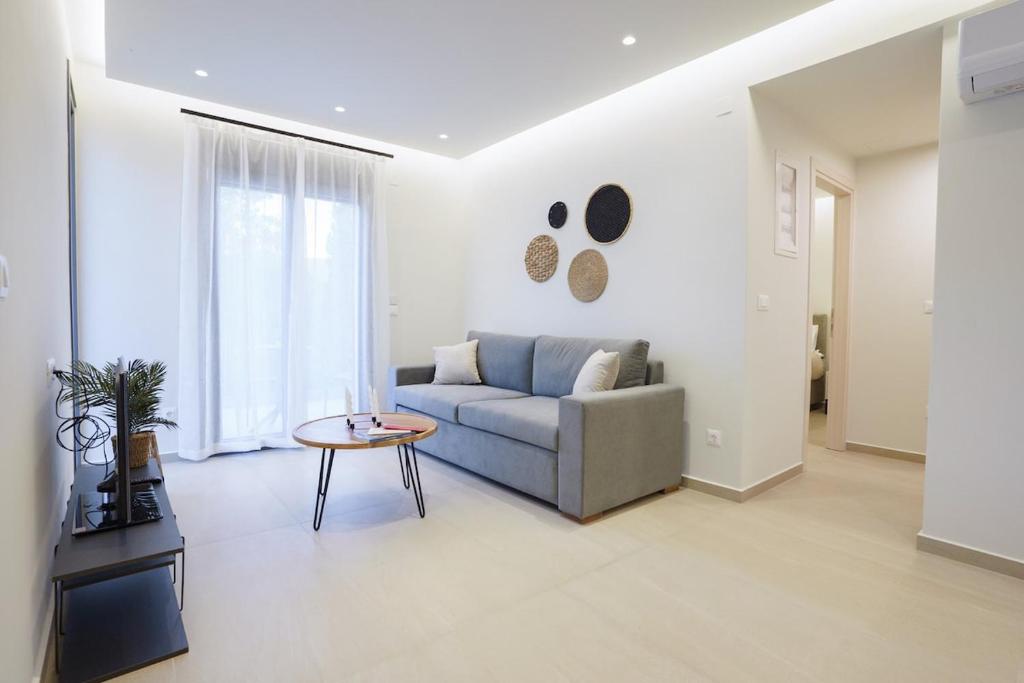 Khu vực ghế ngồi tại E&Y Luxury Apartment