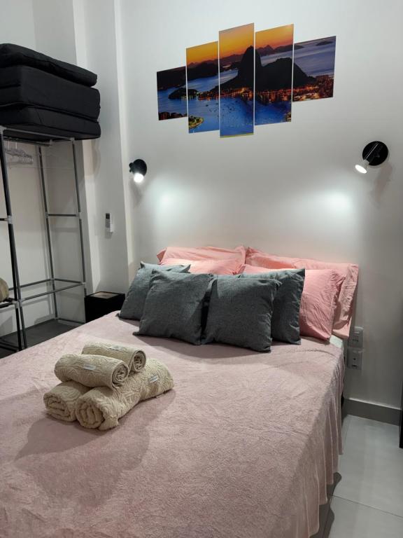 Cama o camas de una habitación en Estilo e Conforto da Lapa