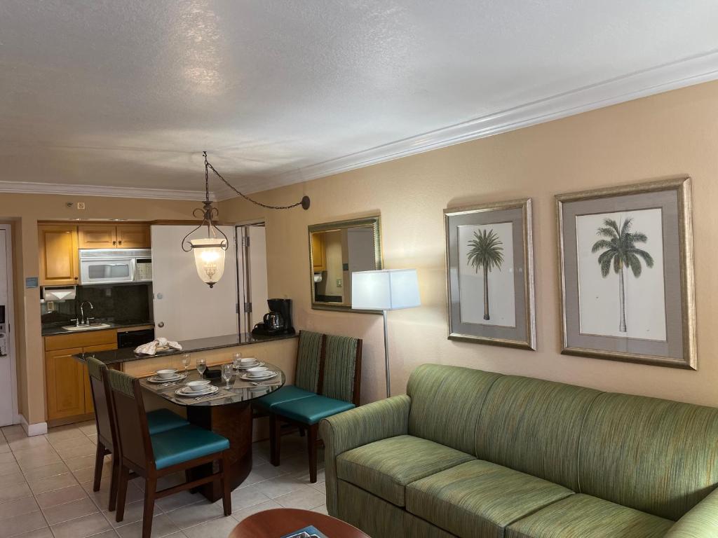 Palm Beach Shores Resort and Vacation Villas - 
