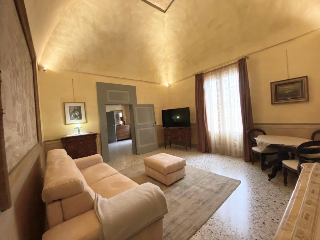 Palazzo de Carlo e il parco dei 7 pozzi - 4