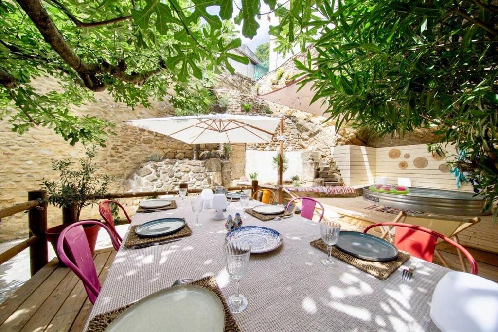 Zahrada ubytování Charming Provencal Retreat with a Lush Private Courtyard