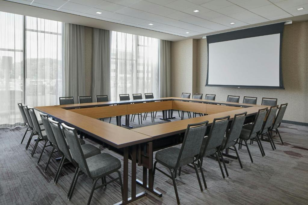 Courtyard by Marriott Albany Airport photo