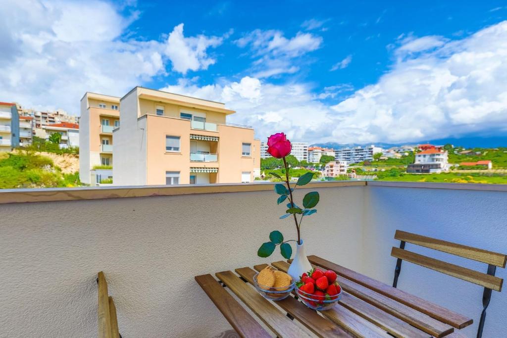 Close to Znjan beach spacious studio with balcony