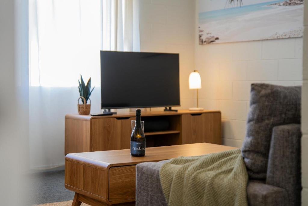 TV a/nebo společenská místnost v ubytování Belle Escapes - Sussex By The Sea