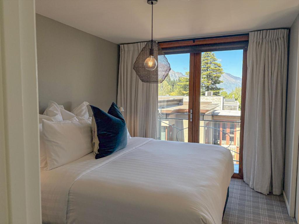 The Spire Hotel - Resim 2