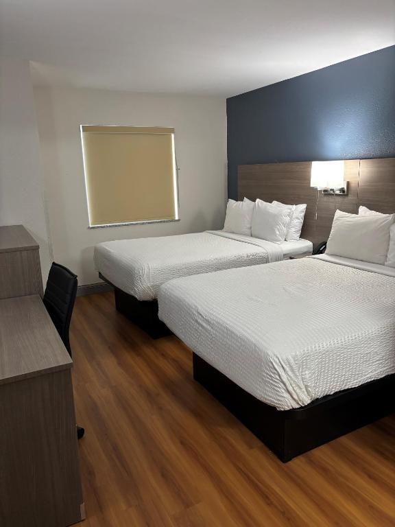 Baymont by Wyndham Kingdom City - Quarto Duplo Com 2 Camas De Casal - Não Fumantes
