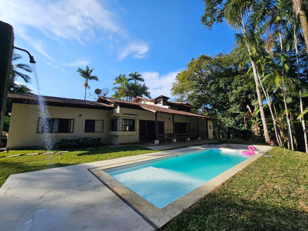 Swimmingpoolen hos eller tæt på Natureza Instagrmável Casa Penedo