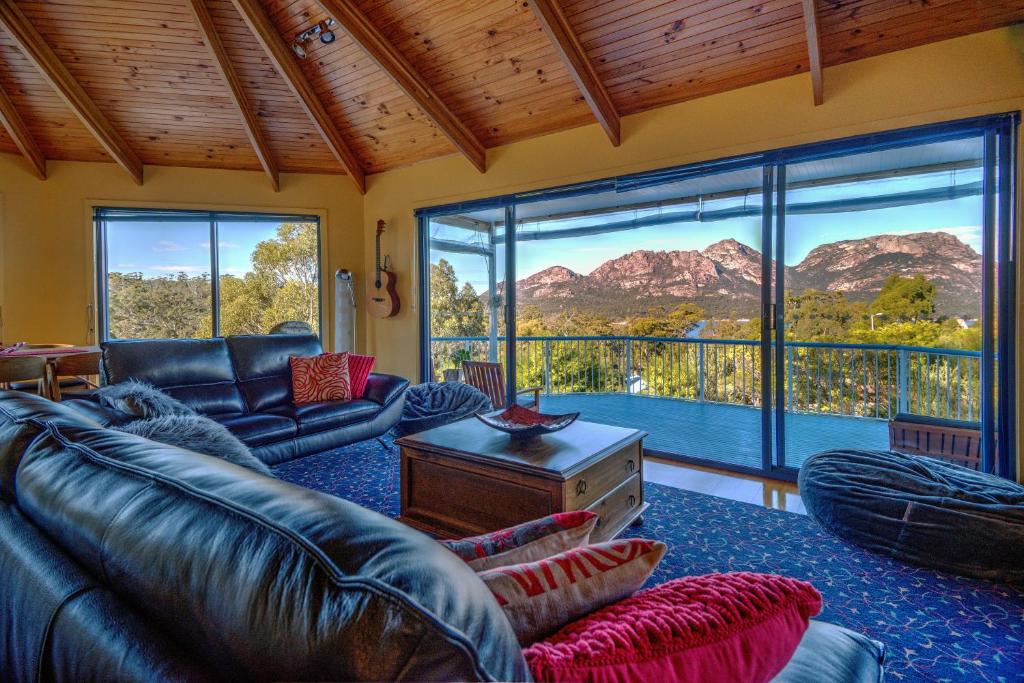 Posezení v ubytování Forest Edge - Breathtaking Views of the Hazards