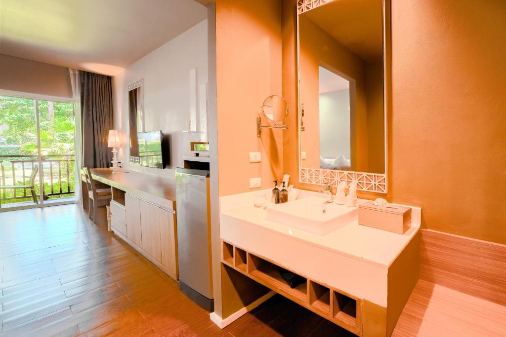 SENTIDO Khao Lak - 8