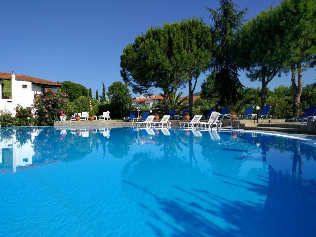 Bazén v ubytování Laios Hotel (Adults Only) nebo v jeho okolí