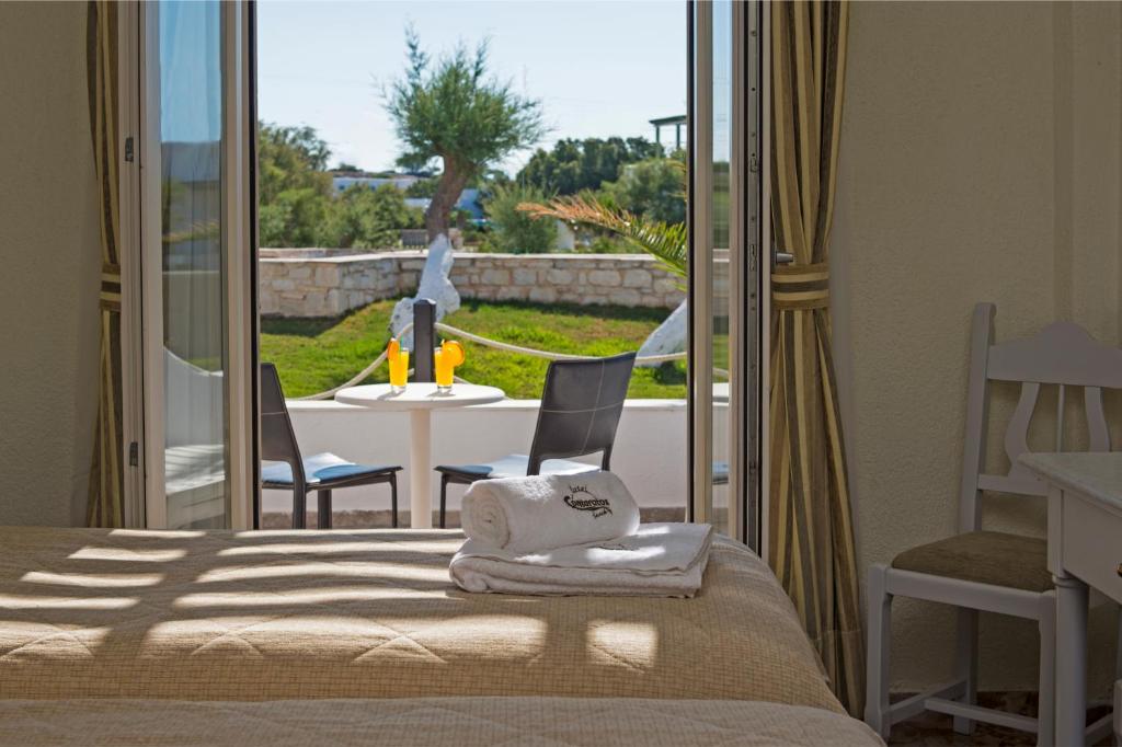 Contaratos Beach Hotel - 9