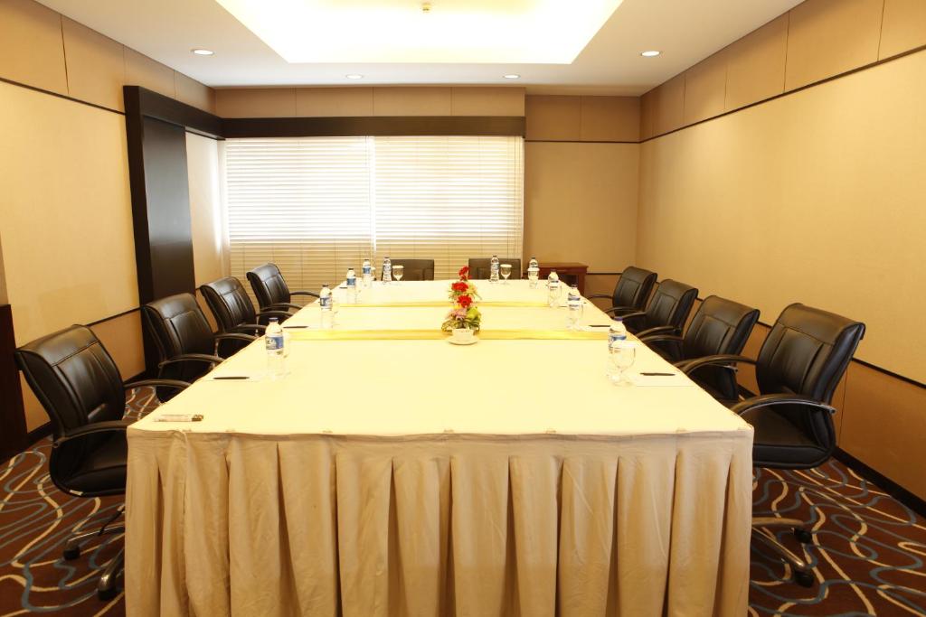 Konferenční prostory v ubytování Hotel Santika Bogor
