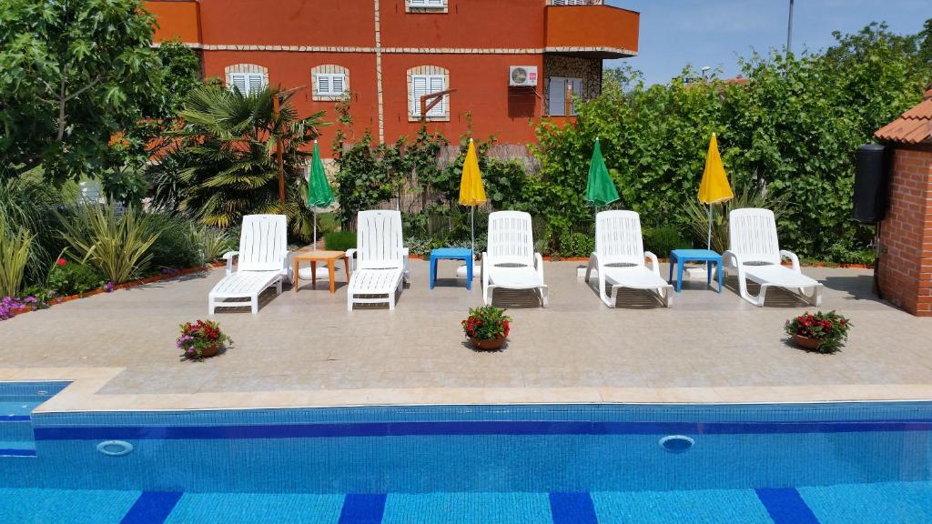 Apartments Dugonjić - 12